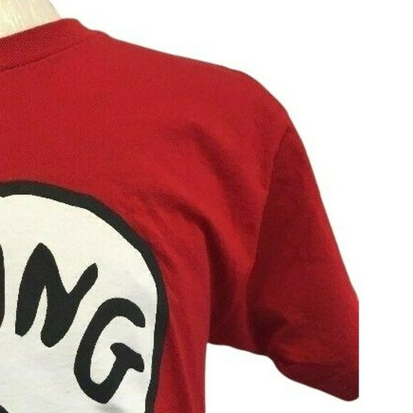 Universal Studios Thing 2 Dr Seuss Mens T-Shirt Size M Red S/S Tee tshirt t shir - Picture 7 of 7